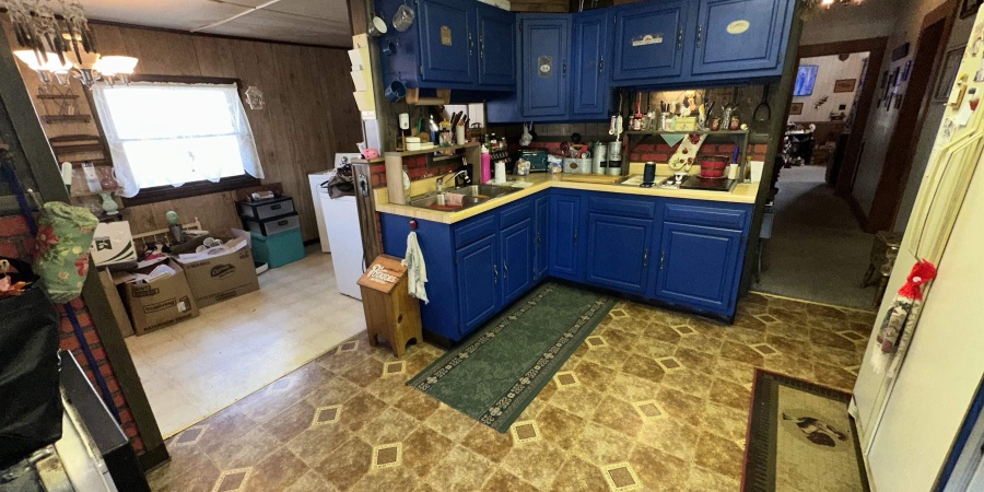 2113 WASHINGTON AVE, Bedford, Indiana 47421,MLS,202447740
