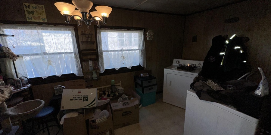 2113 WASHINGTON AVE, Bedford, Indiana 47421,MLS,202447740