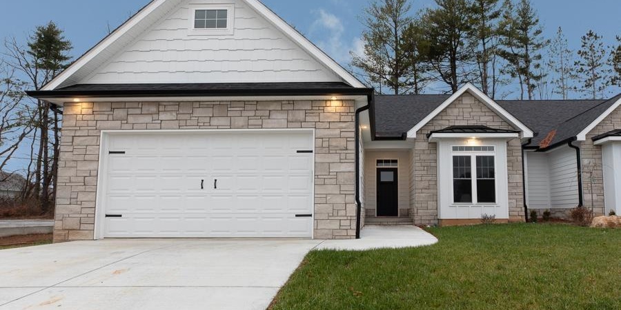 4216 S Red Pine Drive, Bloomington, Indiana 47401,MLS,202502624