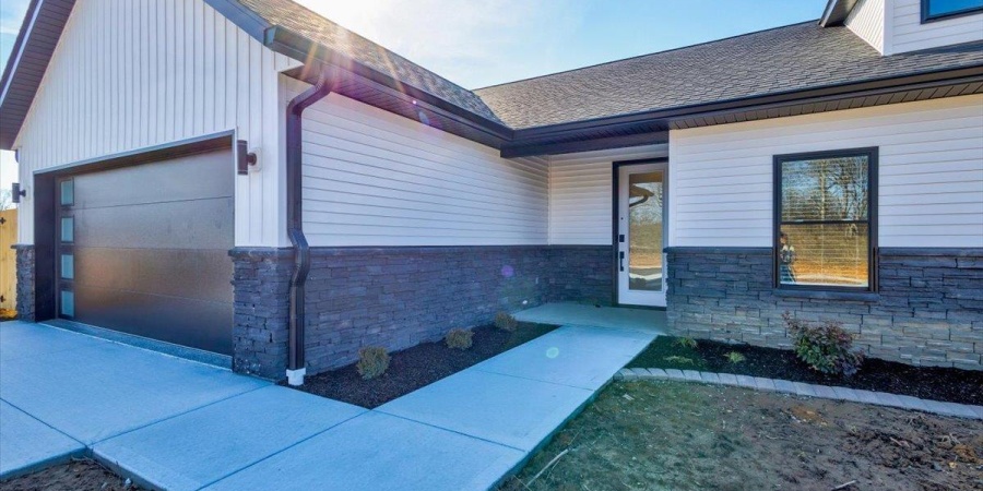 2112 Aruba Drive, Bedford, Indiana 47421,MLS,202506353