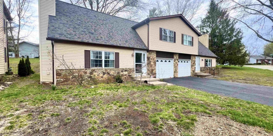 3840 S Laurel Court, Bloomington, Indiana 47401,MLS,202510175