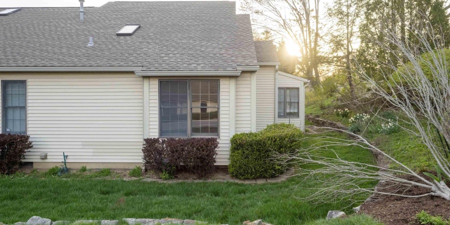 2202 E Cape Cod Drive, Bloomington, Indiana 47401,MLS,202513316