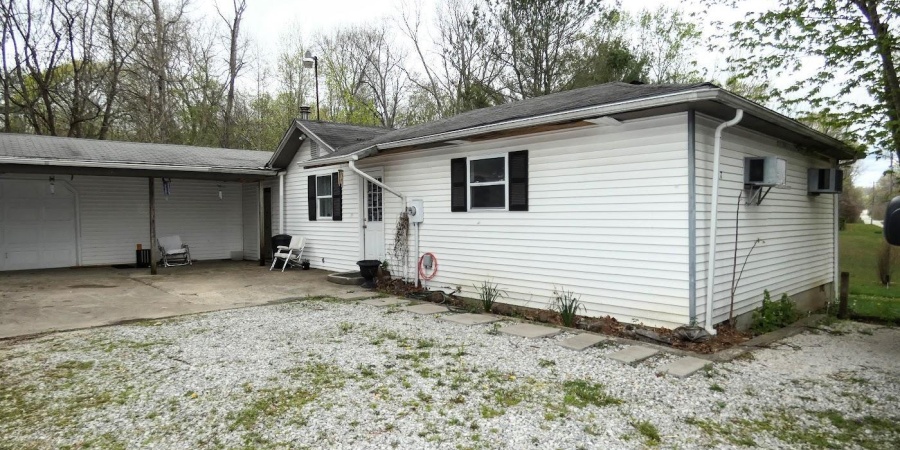 2097 Tripleton Pike, Bedford, Indiana 47421,MLS,202513970