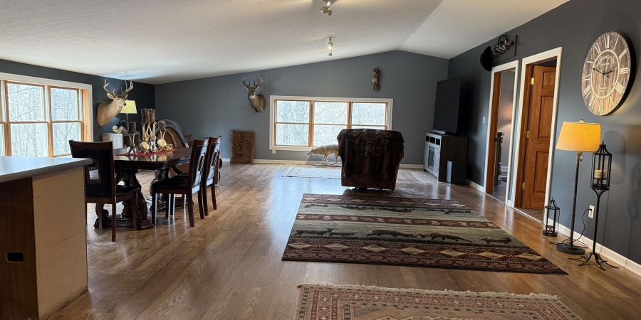 8693 E Willow Rd, Bloomfield, Indiana 47424,MLS,202514113