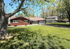 338 Eastwood Dr, Bedford, Indiana 47421,MLS,202514763