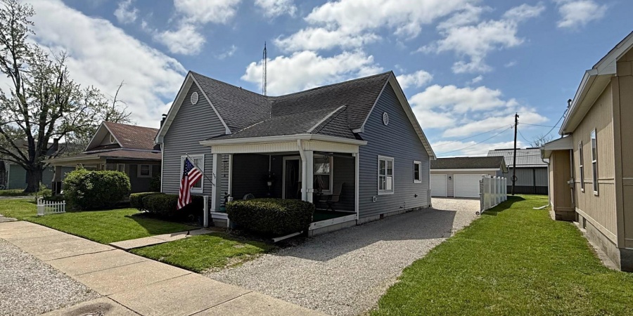 579 E St NE, Linton, Indiana 47441,MLS,202515207