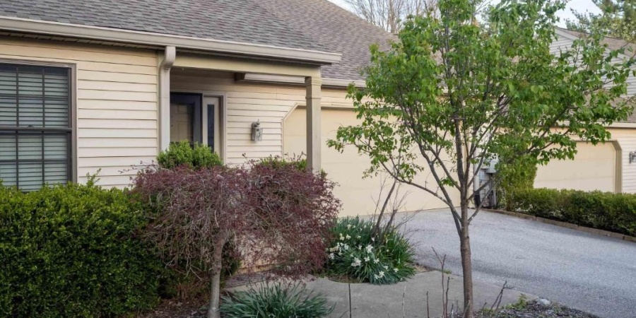 2202 E Cape Cod Drive, Bloomington, Indiana 47401,MLS,202515286