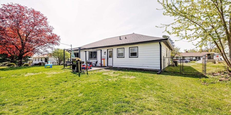 3702 W Stafford Drive, Bloomington, Indiana 47403,MLS,202515347