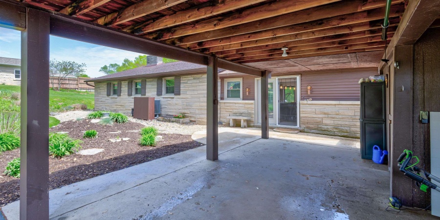 1120 CRAWFORD B Drive, Bedford, Indiana 47421,MLS,202515431