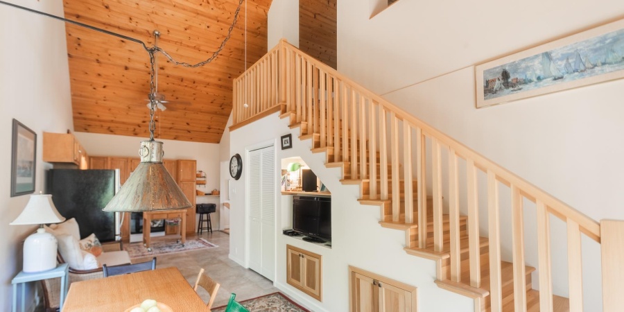 8015 N Lakeview Drive, Unionville, Indiana 47468,MLS,202515528