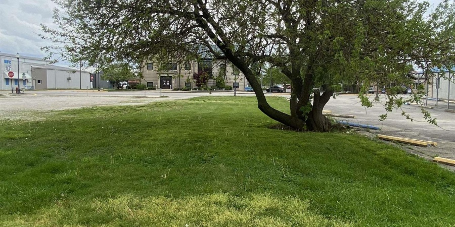 809 Main Street, Mitchell, Indiana 47446,MLS,202515622