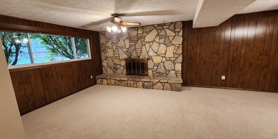 708 E Eddington Court, Bloomington, Indiana 47401-8739,MLS,202515709