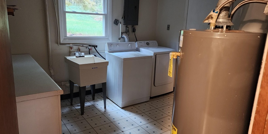 708 E Eddington Court, Bloomington, Indiana 47401-8739,MLS,202515709