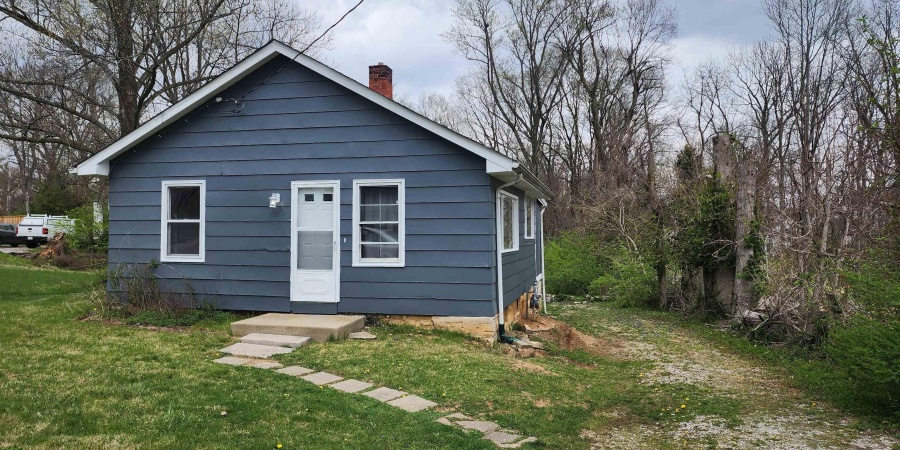 820 W Ralston Drive, Bloomington, Indiana 47403-3406,MLS,202515892