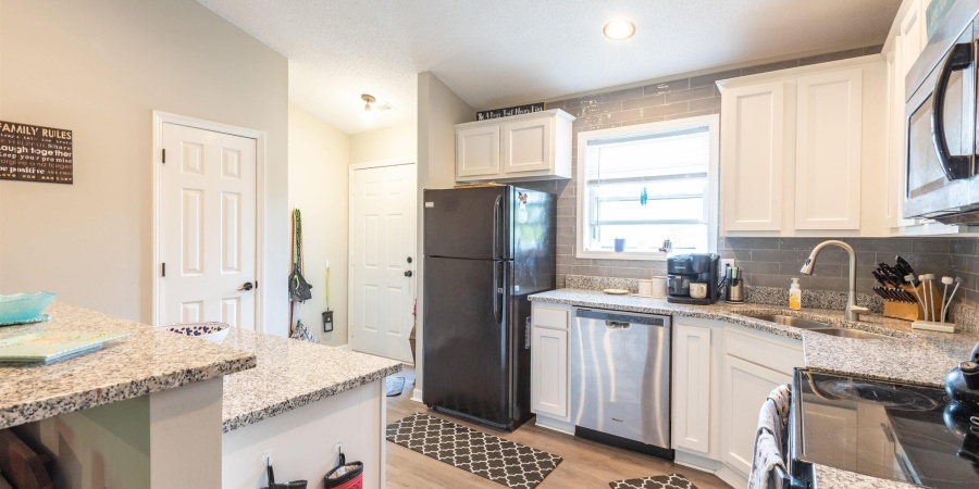 9636 S Bay Pointe Court, Bloomington, Indiana 47401-8113,MLS,202516060
