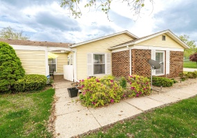 1005 E Buckingham Drive, Bloomington, Indiana 47401,MLS,202516438
