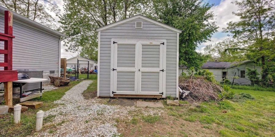 2106 E 24th Street, Bedford, Indiana 47421,MLS,202516521