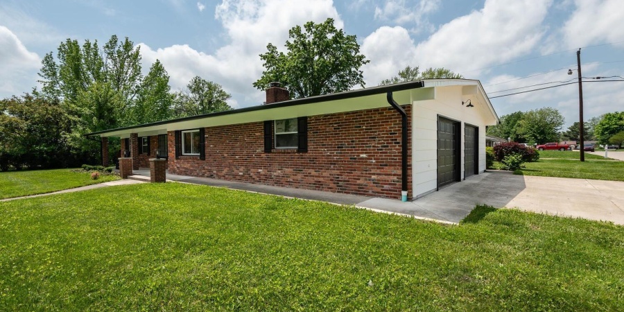 504 S Village Drive, Bloomington, Indiana 47403,MLS,202517908
