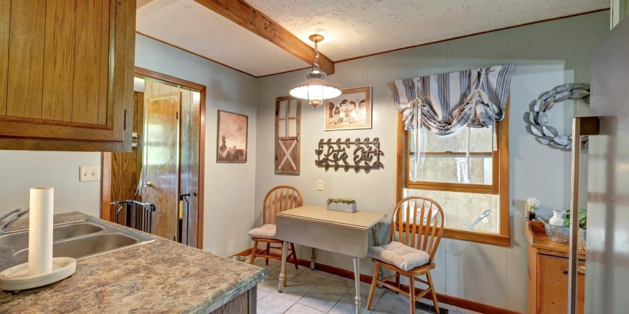 628 E Sand Hollar Road, Bloomfield, Indiana 47424,MLS,202517976