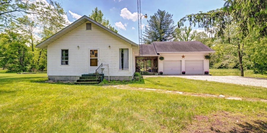 628 E Sand Hollar Road, Bloomfield, Indiana 47424,MLS,202517976