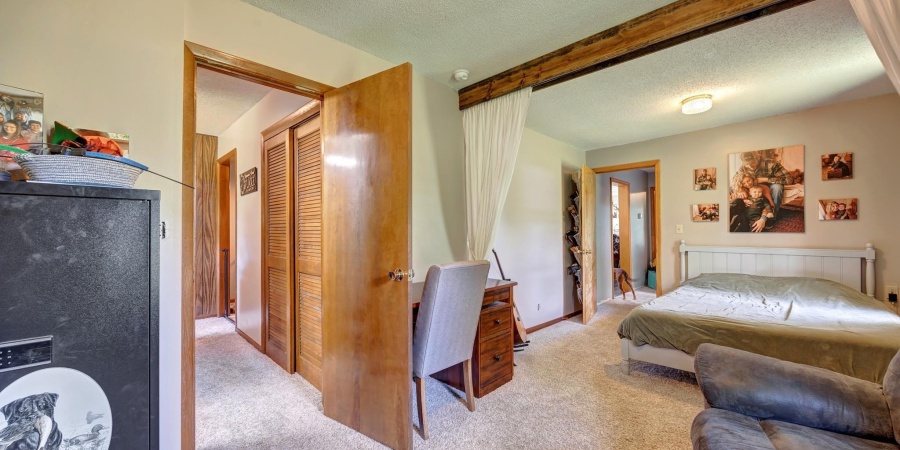 628 E Sand Hollar Road, Bloomfield, Indiana 47424,MLS,202517976