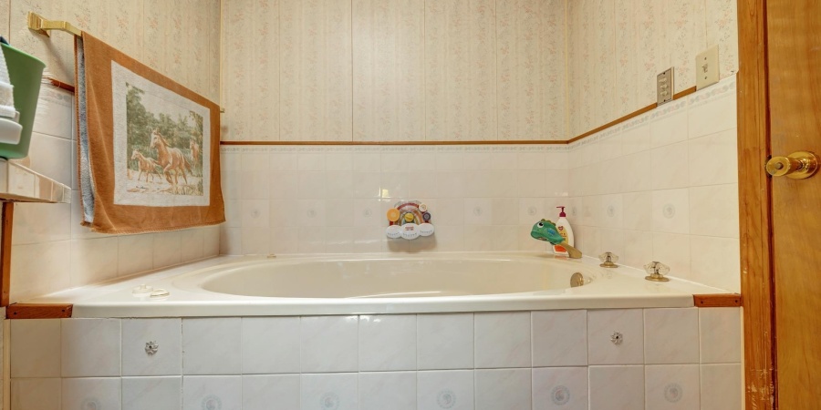 628 E Sand Hollar Road, Bloomfield, Indiana 47424,MLS,202517976