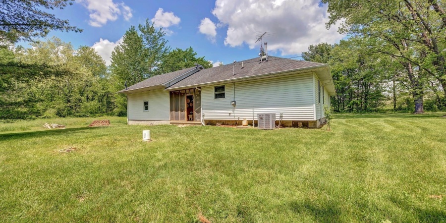 628 E Sand Hollar Road, Bloomfield, Indiana 47424,MLS,202517976
