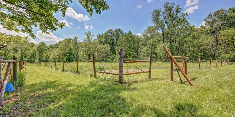 628 E Sand Hollar Road, Bloomfield, Indiana 47424,MLS,202517976