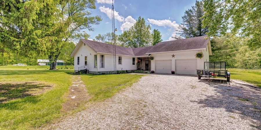 628 E Sand Hollar Road, Bloomfield, Indiana 47424,MLS,202517976