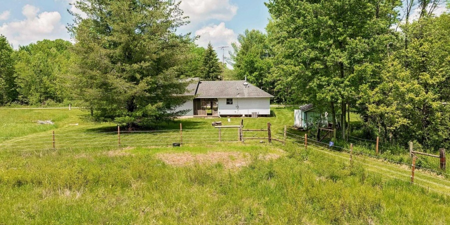 628 E Sand Hollar Road, Bloomfield, Indiana 47424,MLS,202517976