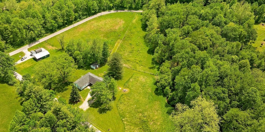 628 E Sand Hollar Road, Bloomfield, Indiana 47424,MLS,202517976