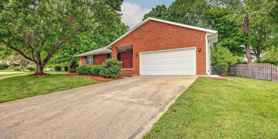 3737 S Bainbridge Drive, Bloomington, Indiana 47401,MLS,202518068