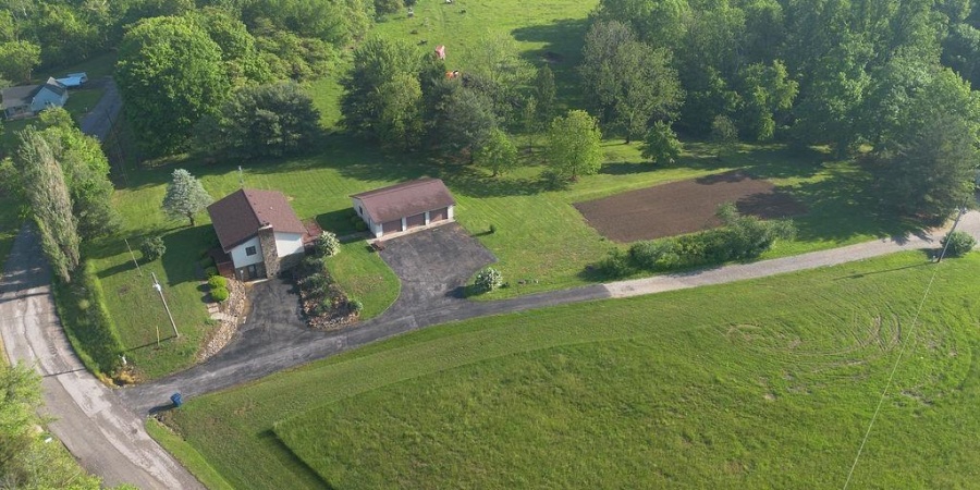 8999 S Snow Road, Bloomington, Indiana 47403,MLS,202518077