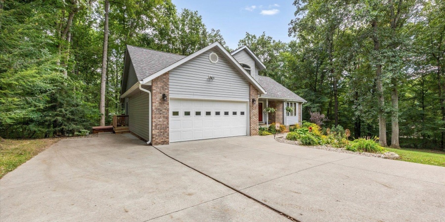 352 Foxridge Drive, Springville, Indiana 47462,MLS,202518109