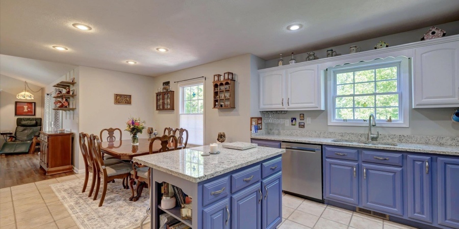 1177 E Marigold Drive, Bloomington, Indiana 47401,MLS,202518442