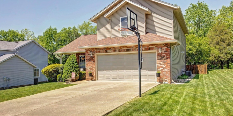 1177 E Marigold Drive, Bloomington, Indiana 47401,MLS,202518442