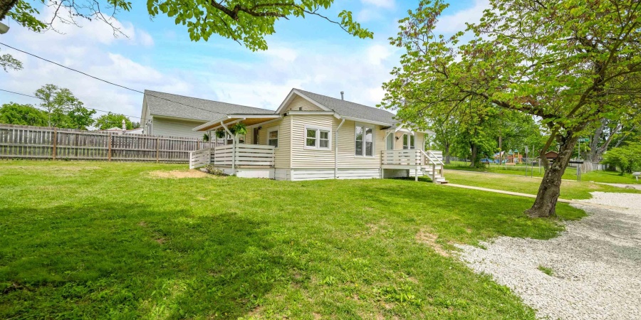 802 W Graham Drive, Bloomington, Indiana 47403,MLS,202518603