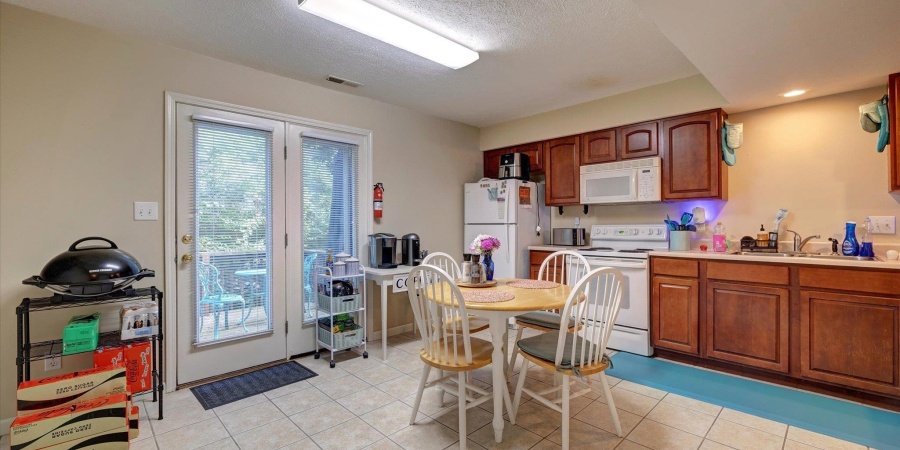 3491 S Oaklawn Circle, Bloomington, Indiana 47401-8564,MLS,202518709