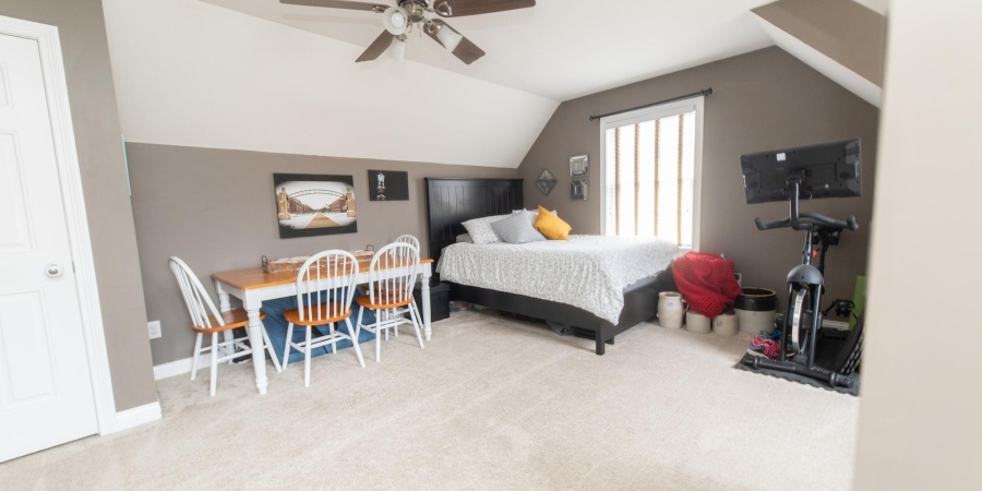 1301 W Countryside Lane, Bloomington, Indiana 47403-3260,MLS,202509070