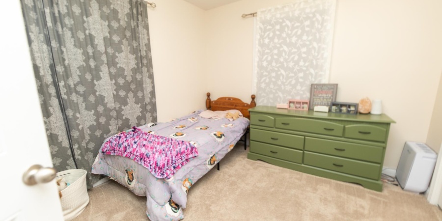 1301 W Countryside Lane, Bloomington, Indiana 47403-3260,MLS,202509070