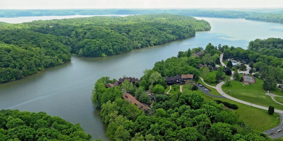 1881 E Eagle Bay Drive, Bloomington, Indiana 47401,MLS,202518744