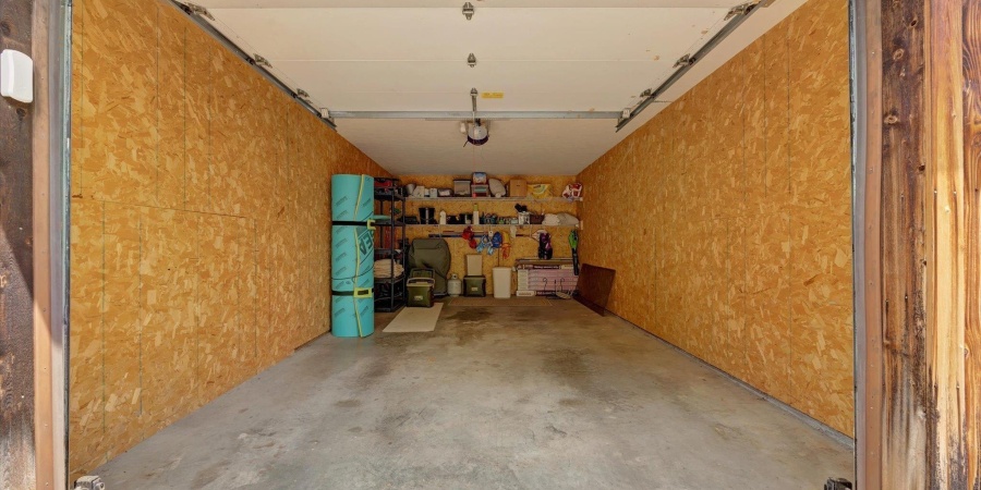 1881 E Eagle Bay Drive, Bloomington, Indiana 47401,MLS,202518744