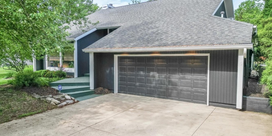 2608 S Trotters Run, Bloomington, Indiana 47401,MLS,202518786