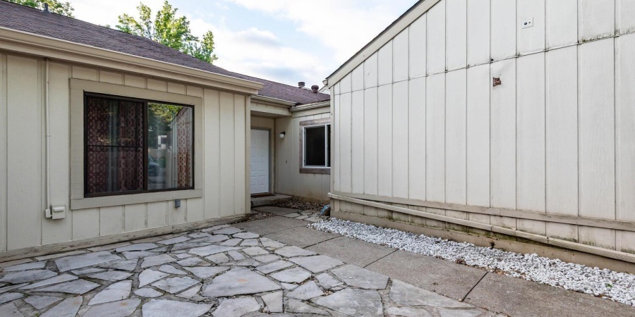 9123 S Greenridge Lane, Bloomington, Indiana 47401,MLS,202519157