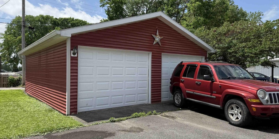 1418 19th Street, Bedford, Indiana 47421,MLS,202519658