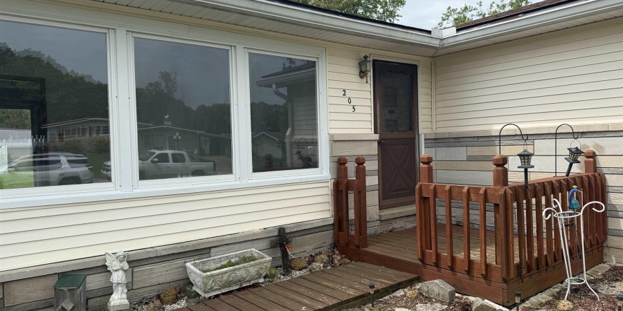 205 Riley Boulevard, Bedford, Indiana 47421,MLS,202519849