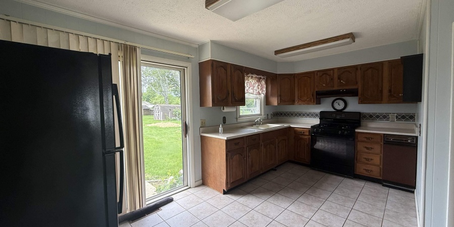 205 Riley Boulevard, Bedford, Indiana 47421,MLS,202519849