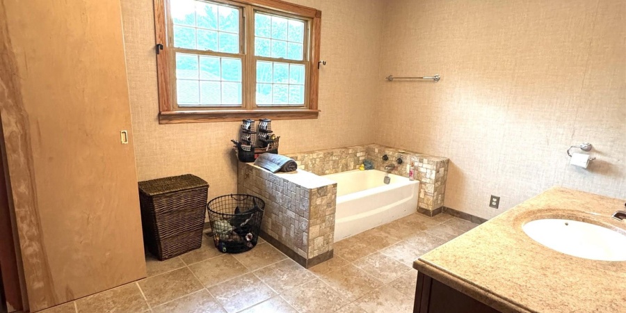129 Edgewood Drive, Bedford, Indiana 47421,MLS,202520146