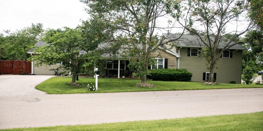 129 Edgewood Drive, Bedford, Indiana 47421,MLS,202520146
