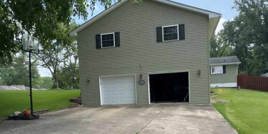 129 Edgewood Drive, Bedford, Indiana 47421,MLS,202520146
